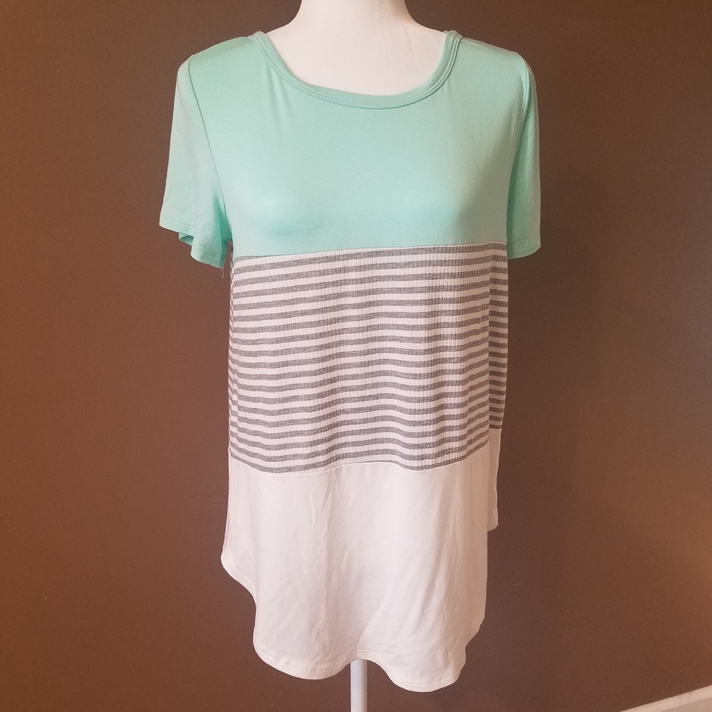 ** 2 / $15 ** Flamingo Urban Teal White T-Shirt